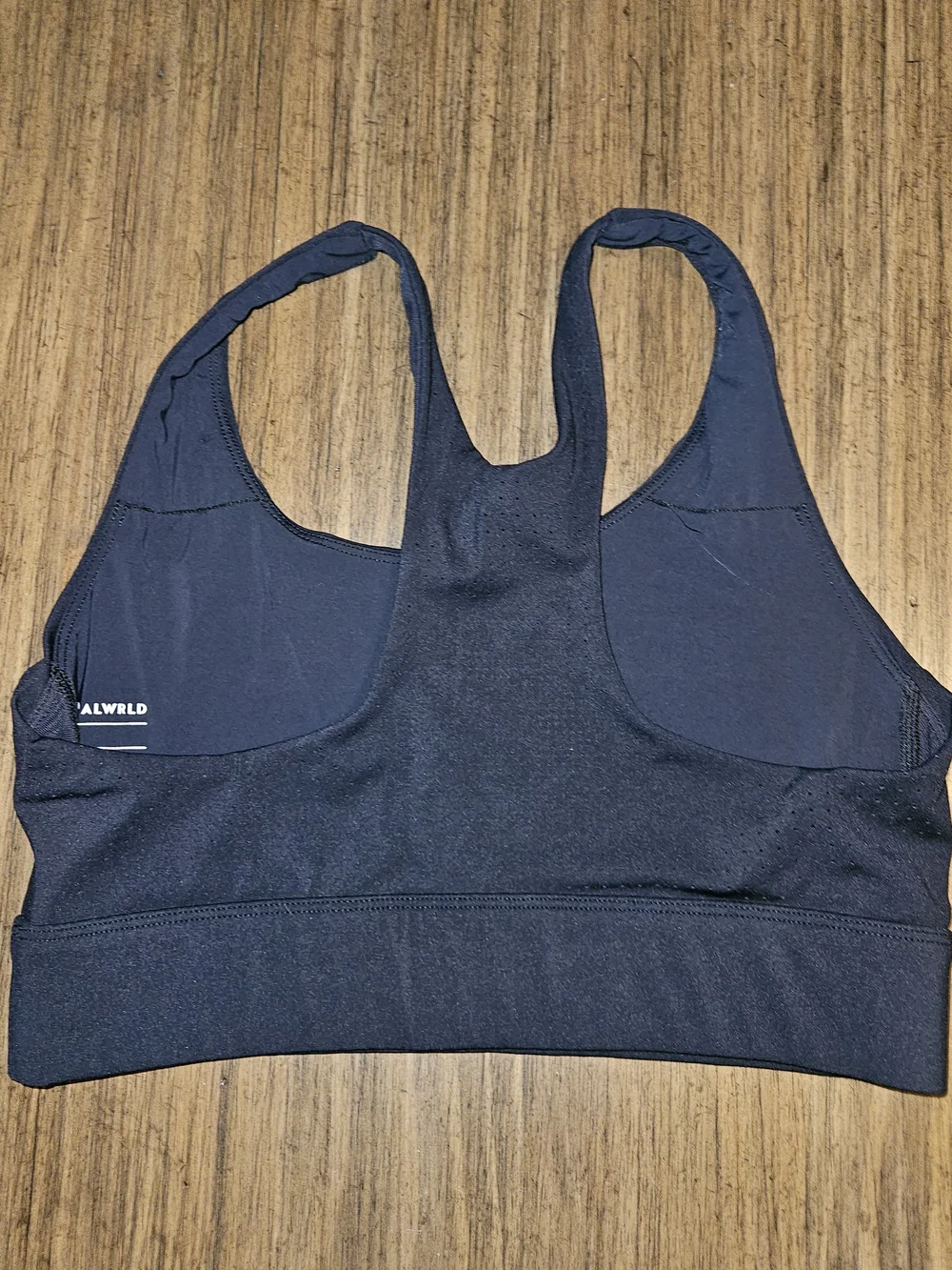 ARWRLD black sports
